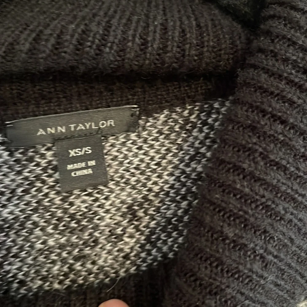NWOT Ann Taylor Houndstooth Poncho - size xs-s - Picture 5 of 6